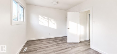 12916 123A Street Nw, Edmonton, AB - Indoor Photo Showing Other Room