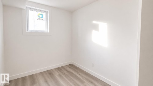 12916 123A Street Nw, Edmonton, AB - Indoor Photo Showing Other Room
