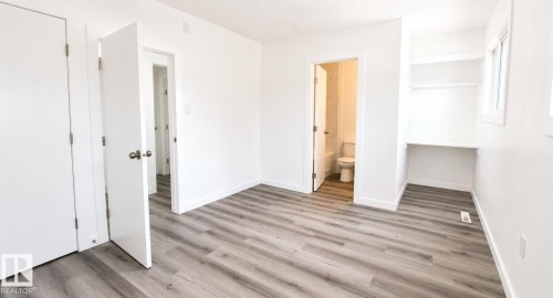 12916 123A Street Nw, Edmonton, AB - Indoor Photo Showing Other Room