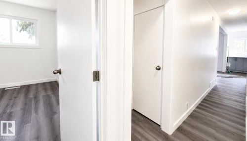 12916 123A Street Nw, Edmonton, AB - Indoor Photo Showing Other Room
