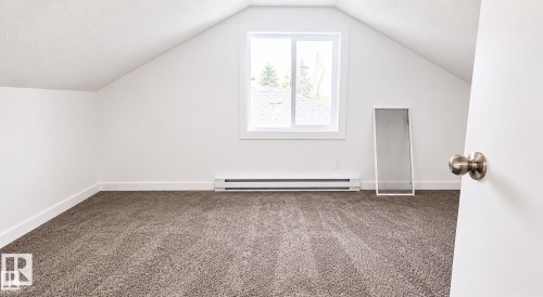 12916 123A Street Nw, Edmonton, AB - Indoor Photo Showing Other Room
