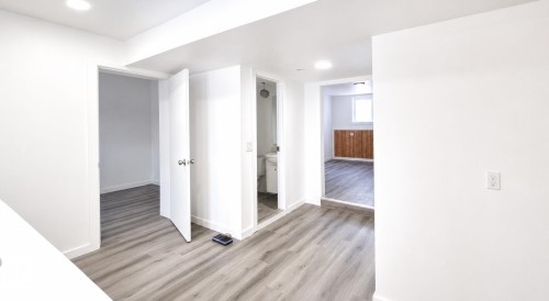 12916 123A Street Nw, Edmonton, AB - Indoor Photo Showing Other Room