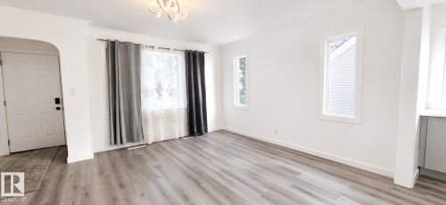 12916 123A Street Nw, Edmonton, AB - Indoor Photo Showing Other Room