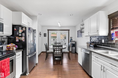 12 Dunluce Road Nw, Edmonton, AB - Indoor Photo Showing Kitchen