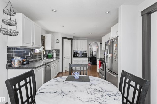 12 Dunluce Road Nw, Edmonton, AB - Indoor Photo Showing Dining Room
