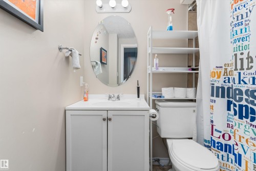 12 Dunluce Road Nw, Edmonton, AB - Indoor Photo Showing Bathroom
