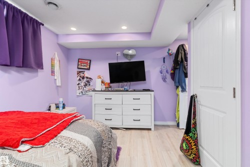 12 Dunluce Road Nw, Edmonton, AB - Indoor Photo Showing Bedroom