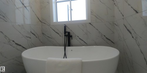 8903 Mayday Way Sw, Edmonton, AB - Indoor Photo Showing Bathroom