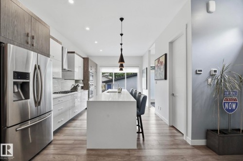 10433 140 Street Nw, Edmonton, AB - Indoor Photo Showing Kitchen With Upgraded Kitchen