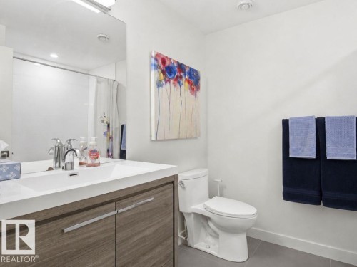 10433 140 Street Nw, Edmonton, AB - Indoor Photo Showing Bathroom