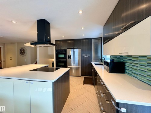 17019 108 Street Nw, Edmonton, AB - Indoor Photo Showing Kitchen