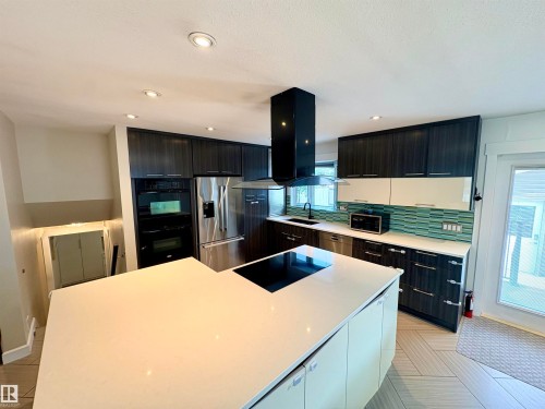 17019 108 Street Nw, Edmonton, AB - Indoor Photo Showing Kitchen With Double Sink