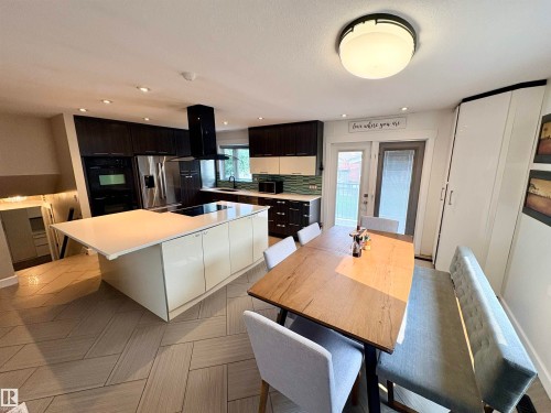 17019 108 Street Nw, Edmonton, AB - Indoor
