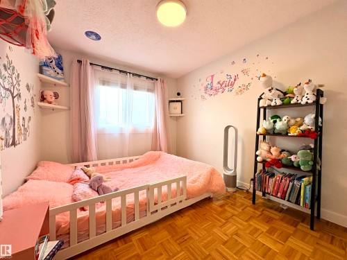 17019 108 Street Nw, Edmonton, AB - Indoor Photo Showing Bedroom