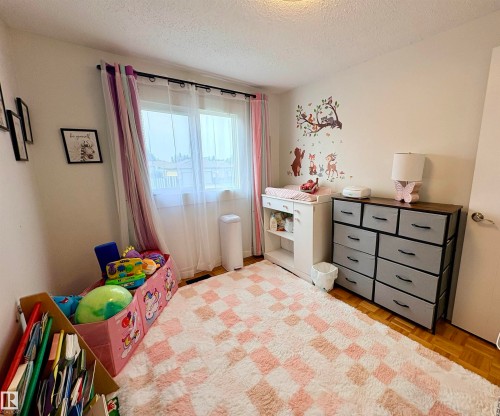 17019 108 Street Nw, Edmonton, AB - Indoor Photo Showing Bedroom