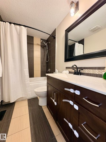 17019 108 Street Nw, Edmonton, AB - Indoor Photo Showing Bathroom