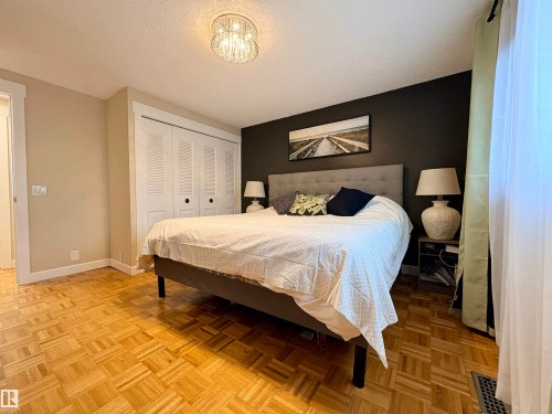 17019 108 Street Nw, Edmonton, AB - Indoor Photo Showing Bedroom