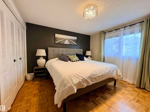 17019 108 Street Nw, Edmonton, AB - Indoor Photo Showing Bedroom