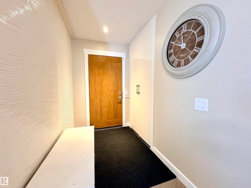 17019 108 Street Nw, Edmonton, AB - Indoor Photo Showing Other Room