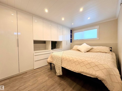 17019 108 Street Nw, Edmonton, AB - Indoor Photo Showing Bedroom