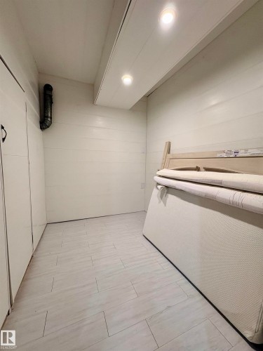 17019 108 Street Nw, Edmonton, AB - Indoor