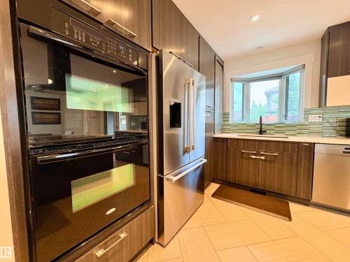 17019 108 Street Nw, Edmonton, AB - Indoor Photo Showing Kitchen