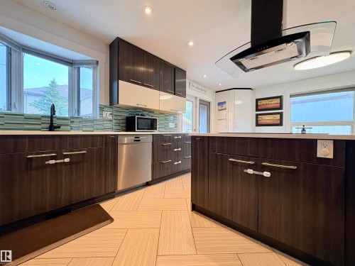 17019 108 Street Nw, Edmonton, AB - Indoor Photo Showing Kitchen