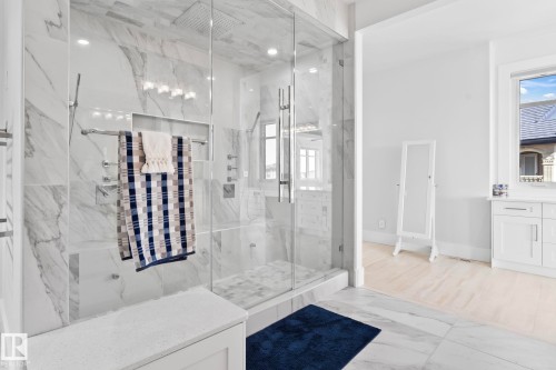 3652 Westcliff Way Sw, Edmonton, AB - Indoor Photo Showing Bathroom