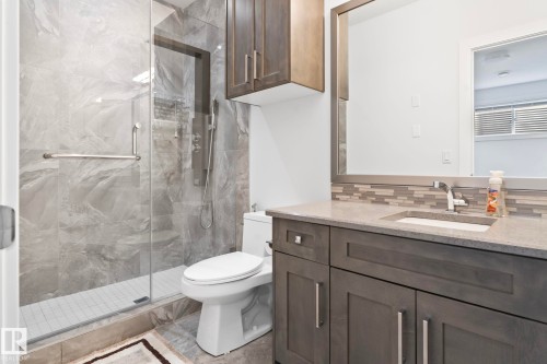 3652 Westcliff Way Sw, Edmonton, AB - Indoor Photo Showing Bathroom
