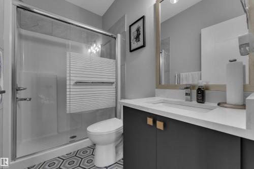 5228 169 Ave Nw Nw, Edmonton, AB - Indoor Photo Showing Bathroom