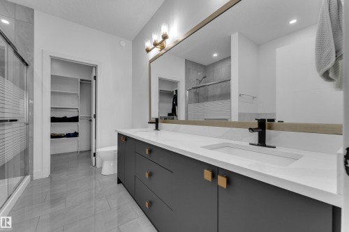 5228 169 Ave Nw Nw, Edmonton, AB - Indoor Photo Showing Bathroom
