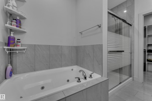 5228 169 Ave Nw Nw, Edmonton, AB - Indoor Photo Showing Bathroom