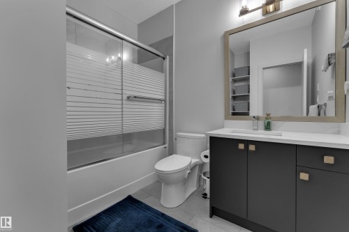 5228 169 Ave Nw Nw, Edmonton, AB - Indoor Photo Showing Bathroom