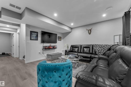 5228 169 Ave Nw Nw, Edmonton, AB - Indoor Photo Showing Other Room