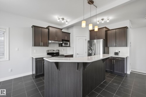 15852 10 Avenue Sw, Edmonton, AB - Indoor Photo Showing Kitchen