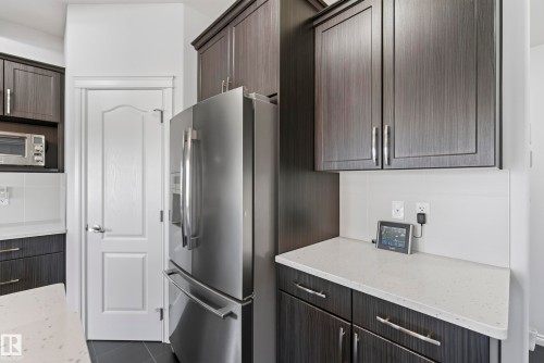 15852 10 Avenue Sw, Edmonton, AB - Indoor Photo Showing Kitchen