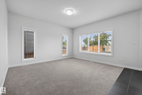 15852 10 Avenue Sw, Edmonton, AB - Indoor Photo Showing Other Room