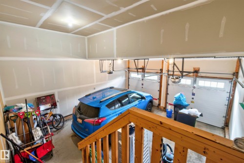 15852 10 Avenue Sw, Edmonton, AB - Indoor Photo Showing Garage