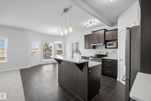 15852 10 Avenue Sw, Edmonton, AB - Indoor Photo Showing Kitchen