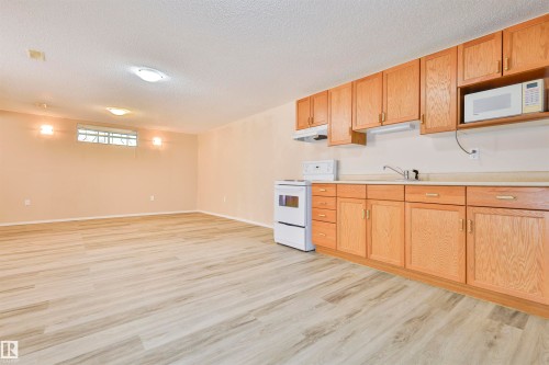 4015 120 Street Nw, Edmonton, AB - Indoor Photo Showing Kitchen
