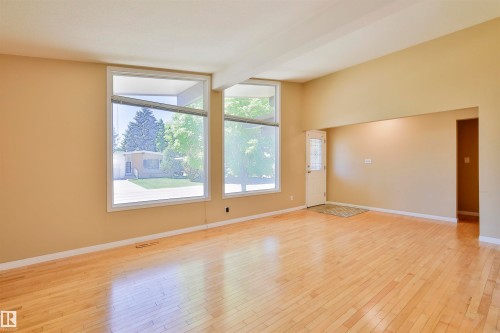 4015 120 Street Nw, Edmonton, AB - Indoor Photo Showing Other Room