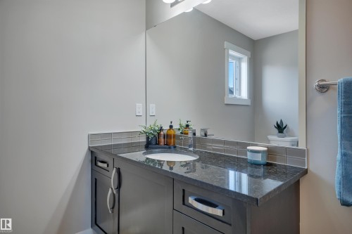 #296 401 Southfork Dr, Leduc, AB - Indoor Photo Showing Bathroom