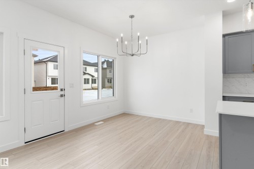 922 18 Avenue Nw, Edmonton, AB - Indoor Photo Showing Other Room
