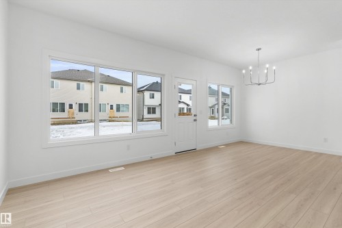 922 18 Avenue Nw, Edmonton, AB - Indoor Photo Showing Other Room