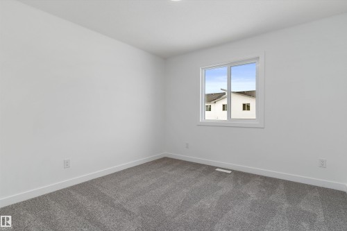 922 18 Avenue Nw, Edmonton, AB - Indoor Photo Showing Other Room
