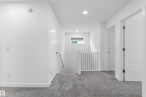 922 18 Avenue Nw, Edmonton, AB - Indoor Photo Showing Other Room