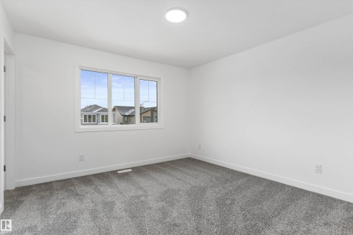 922 18 Avenue Nw, Edmonton, AB - Indoor Photo Showing Other Room