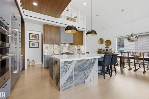 4111 Aspen Drive Nw, Edmonton, AB - Indoor Photo Showing Kitchen With Upgraded Kitchen