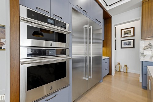 4111 Aspen Drive Nw, Edmonton, AB - Indoor Photo Showing Kitchen