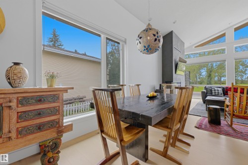 4111 Aspen Drive Nw, Edmonton, AB - Indoor Photo Showing Dining Room